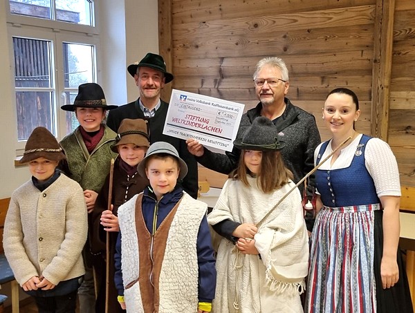 Klöpfelsingen der Neuöttinger Trachtenjugend