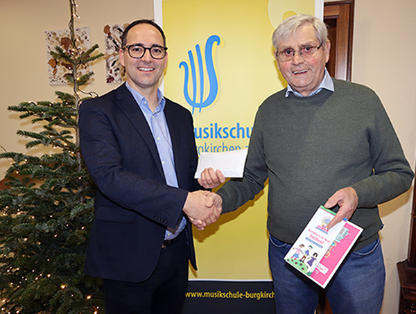 Musikschule Burgkirchen spendet Erlös vom Adventskonzert an WeltKinderLachen