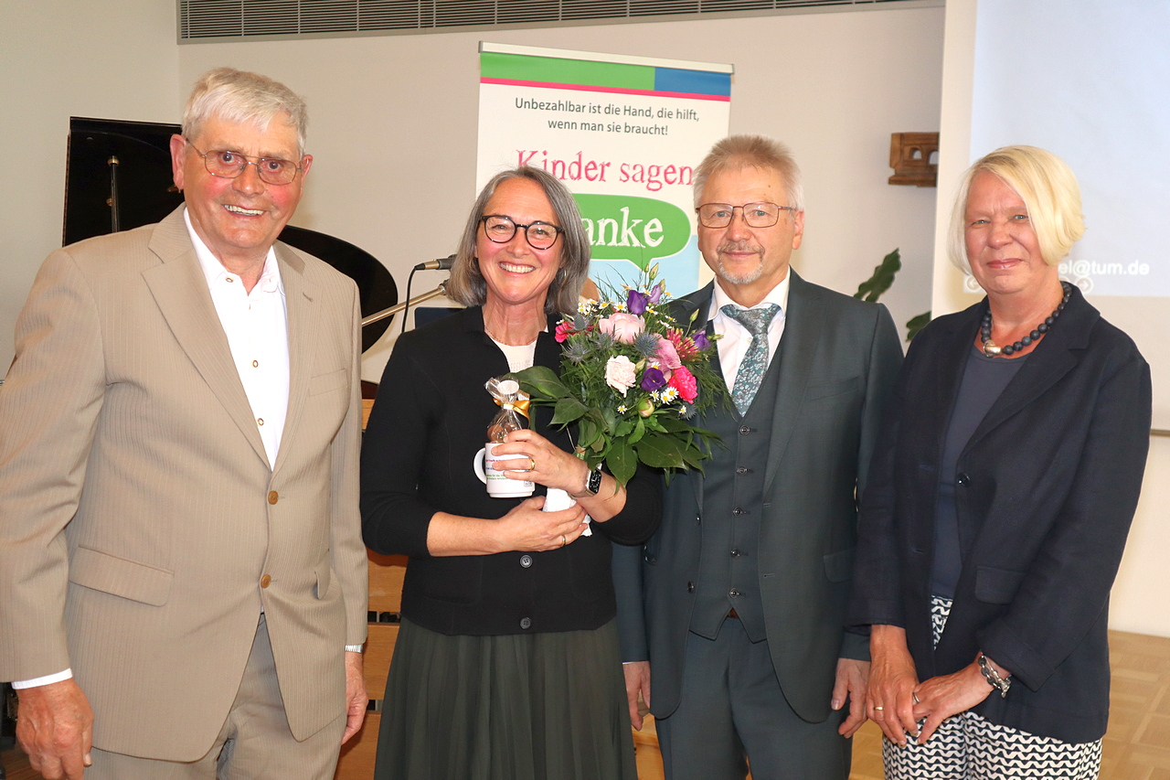 Stiftungsgründer Alois Reitberger, Prof. Dr. Tina Seidel, Vorstandsvorsitzender Georg Hausner, Vorständin Katrin Groth